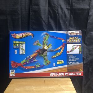 NEW HOT WHEELS ROTO ARM REVOLUTION WALL TRACKS RACETRACK PLAYSET MATTEL CAR LIFT